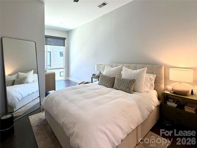 1070 Kenilworth Avenue, Charlotte, NC 28204