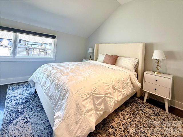 1070 Kenilworth Avenue, Charlotte, NC 28204