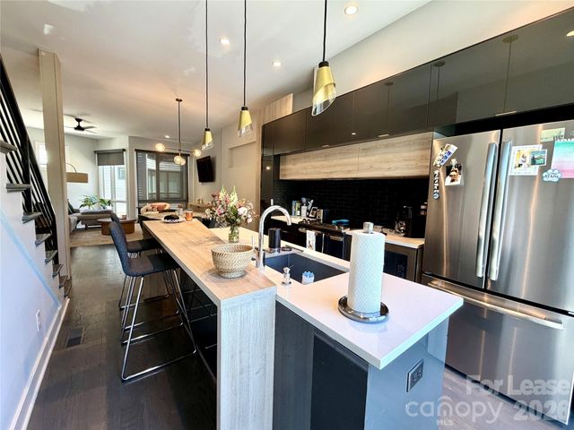 1070 Kenilworth Avenue, Charlotte, NC 28204