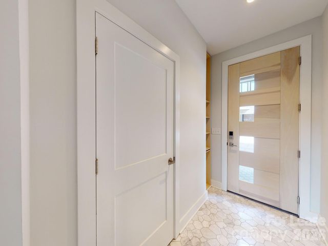 1070 Kenilworth Avenue, Charlotte, NC 28204