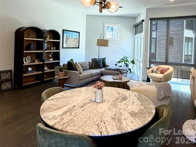 1070 Kenilworth Avenue, Charlotte, NC 28204