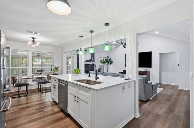 700 Highland Crest Drive, Hurst, TX 76054