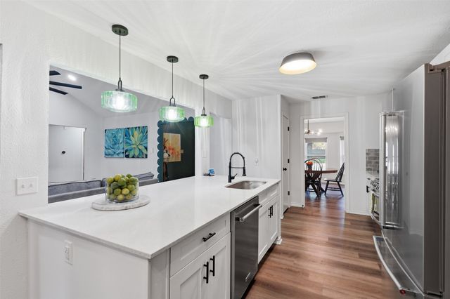 700 Highland Crest Drive, Hurst, TX 76054