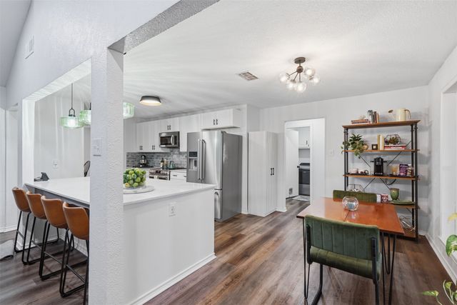 700 Highland Crest Drive, Hurst, TX 76054
