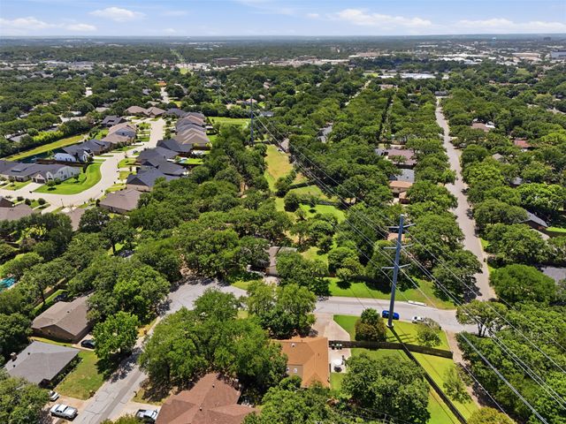 700 Highland Crest Drive, Hurst, TX 76054