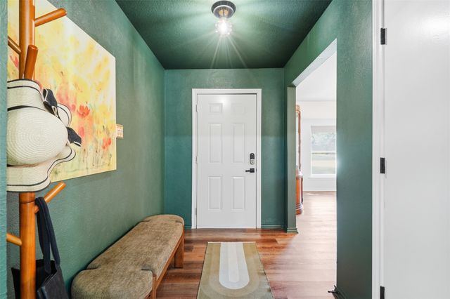 700 Highland Crest Drive, Hurst, TX 76054