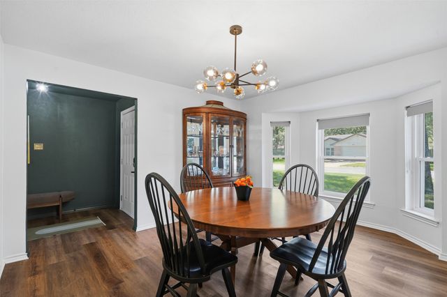 700 Highland Crest Drive, Hurst, TX 76054