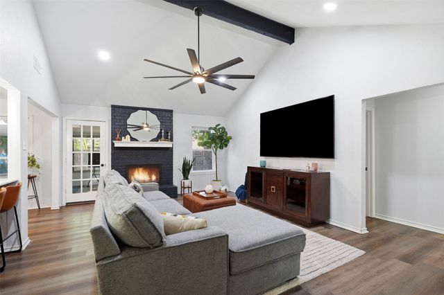 700 Highland Crest Drive, Hurst, TX 76054