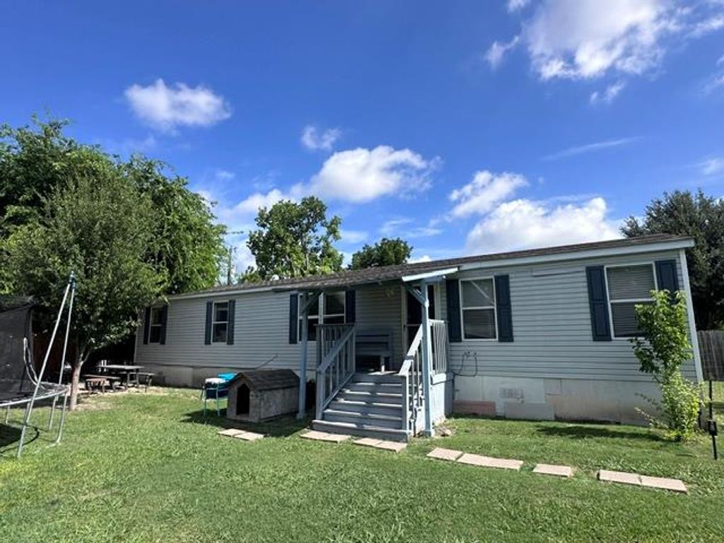 106 Ramirez ST, Kyle, TX 78640