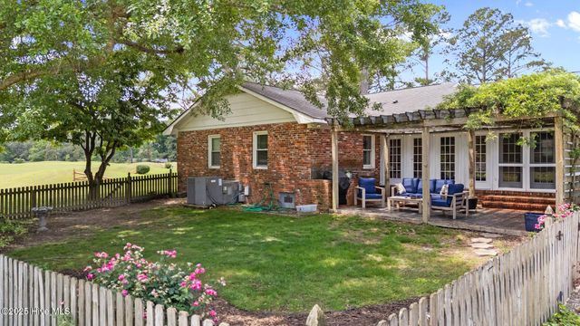 206 Brentwood Court, New Bern, NC 28562