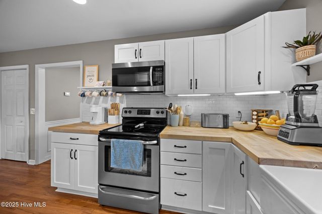 206 Brentwood Court, New Bern, NC 28562