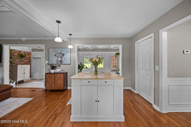 206 Brentwood Court, New Bern, NC 28562