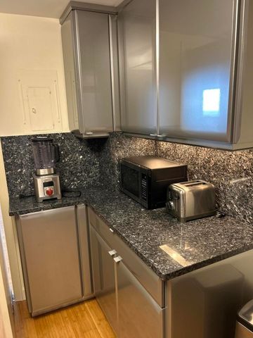 1200 S Flagler Drive 1702, West Palm Beach, FL 33401