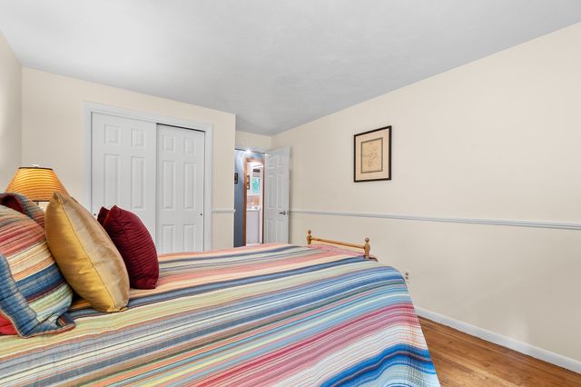 225 Taylor Rd, Stow, MA 01775