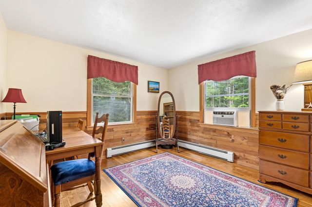 225 Taylor Rd, Stow, MA 01775