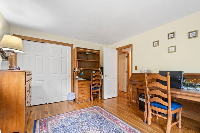225 Taylor Rd, Stow, MA 01775
