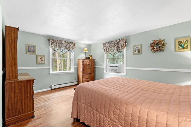 225 Taylor Rd, Stow, MA 01775