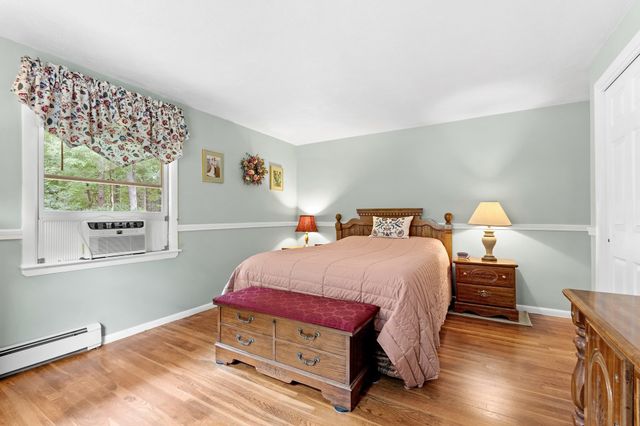 225 Taylor Rd, Stow, MA 01775