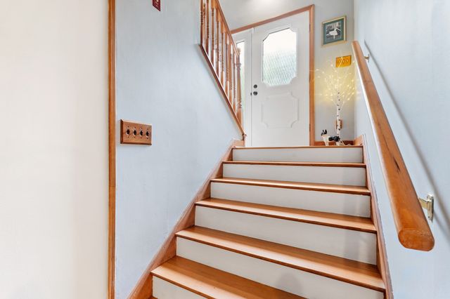 225 Taylor Rd, Stow, MA 01775