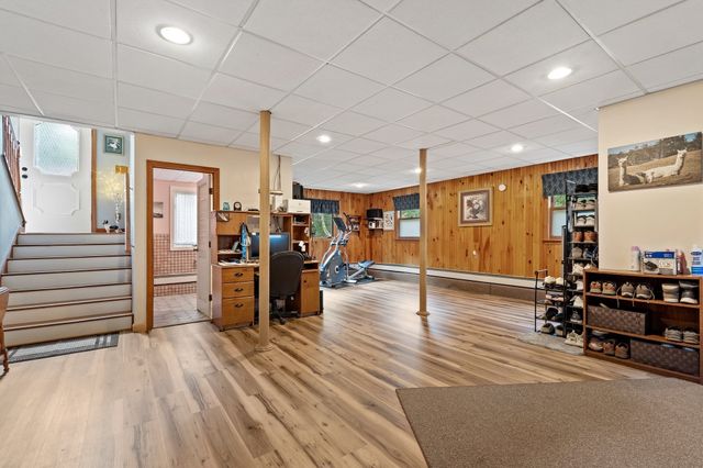 225 Taylor Rd, Stow, MA 01775