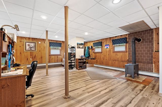 225 Taylor Rd, Stow, MA 01775