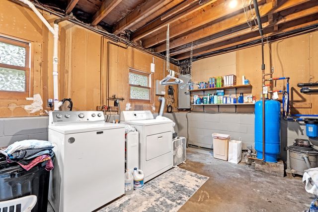 225 Taylor Rd, Stow, MA 01775