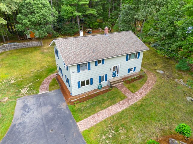 225 Taylor Rd, Stow, MA 01775
