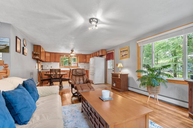 225 Taylor Rd, Stow, MA 01775