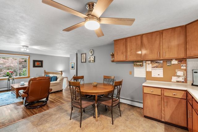 225 Taylor Rd, Stow, MA 01775