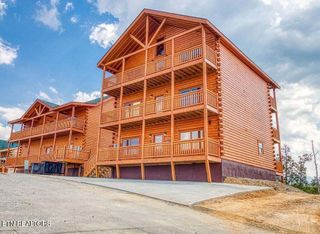 1430/1434 Eagle Cloud Way, Sevierville, TN 37876