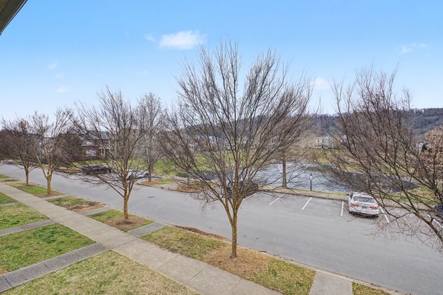 250 Pennystone Cir, Franklin, TN 37067