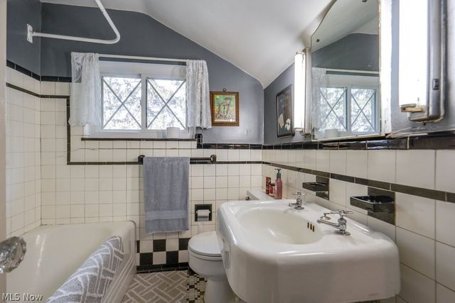 18860 Lorain Road, Fairview Park, OH 44126