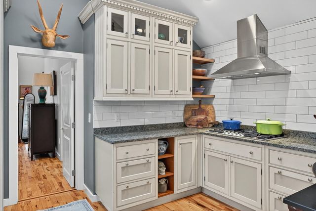 33 Pine Orchard Road, Harwich, MA 02645