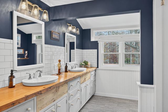 33 Pine Orchard Road, Harwich, MA 02645