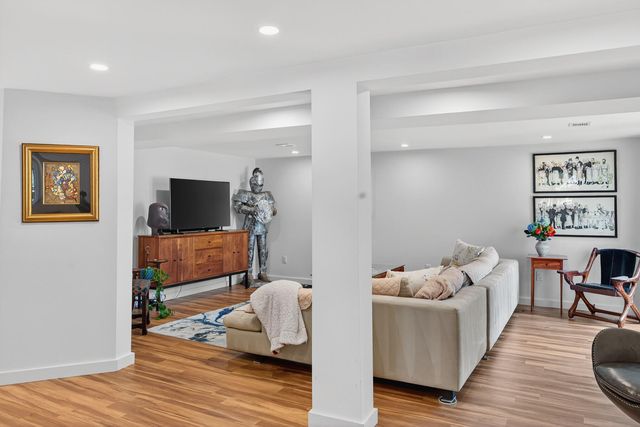 33 Pine Orchard Road, Harwich, MA 02645