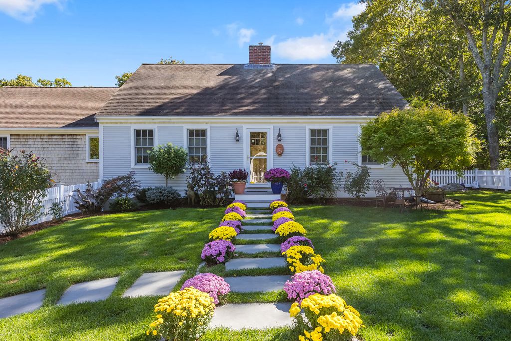 33 Pine Orchard Road, Harwich, MA 02645