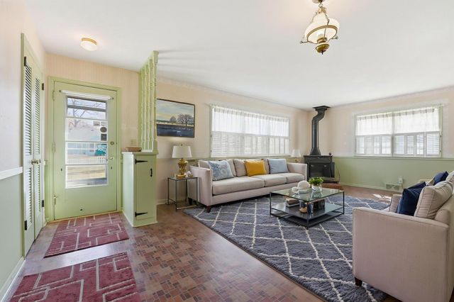 3016 Perry Avenue N, Golden Valley, MN 55422