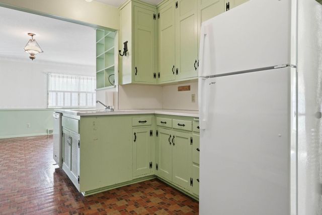 3016 Perry Avenue N, Golden Valley, MN 55422