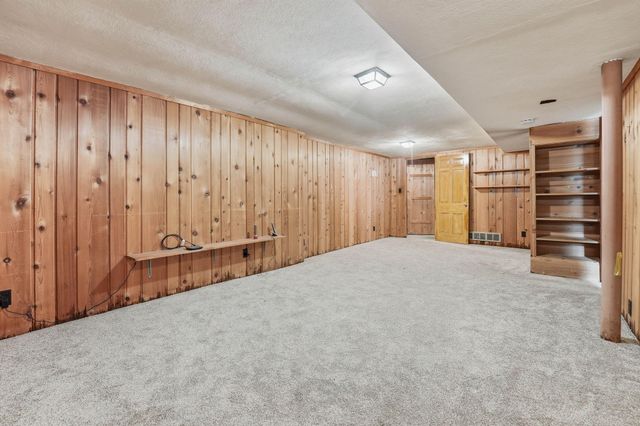 3016 Perry Avenue N, Golden Valley, MN 55422