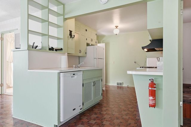 3016 Perry Avenue N, Golden Valley, MN 55422