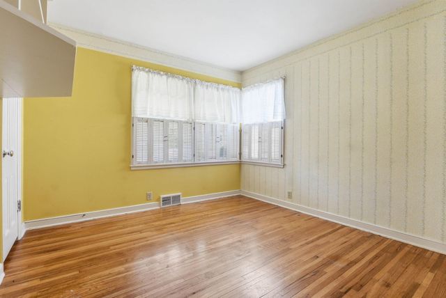 3016 Perry Avenue N, Golden Valley, MN 55422