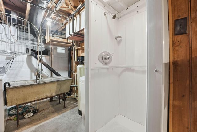 3016 Perry Avenue N, Golden Valley, MN 55422