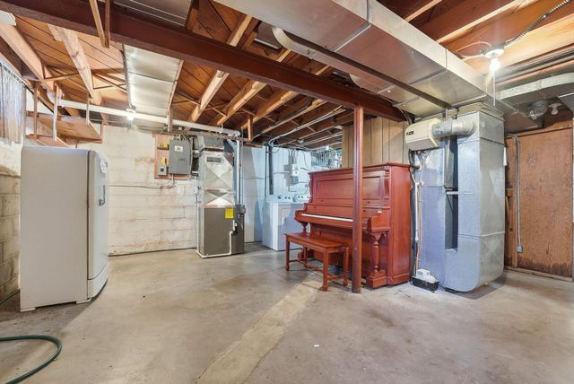 3016 Perry Avenue N, Golden Valley, MN 55422