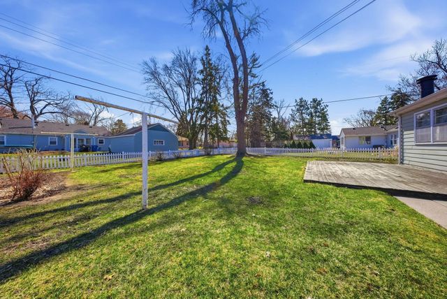 3016 Perry Avenue N, Golden Valley, MN 55422