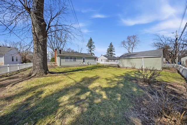 3016 Perry Avenue N, Golden Valley, MN 55422