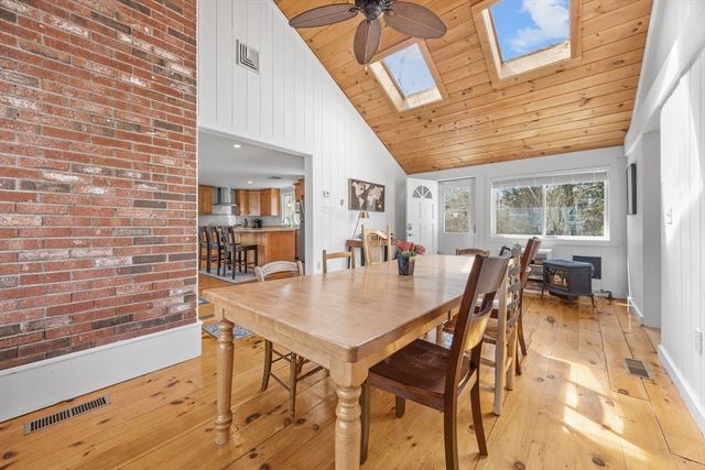 18 Captain Towne Rd, Sandwich, MA 02537