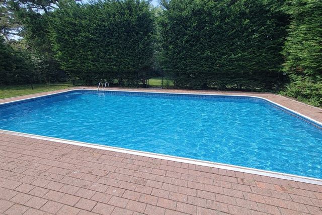 18 Captain Towne Rd, Sandwich, MA 02537