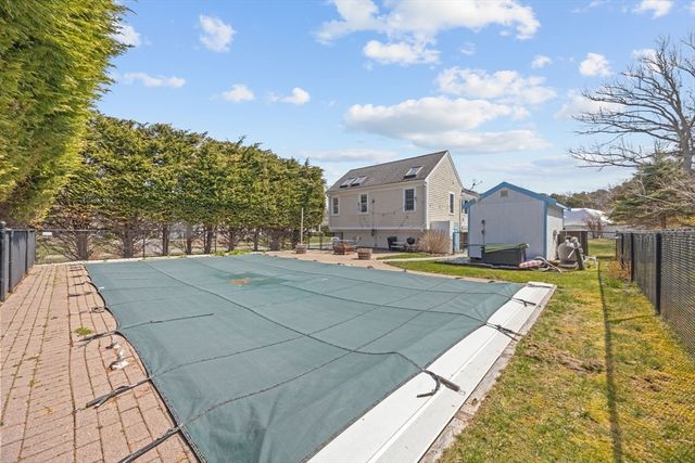 18 Captain Towne Rd, Sandwich, MA 02537