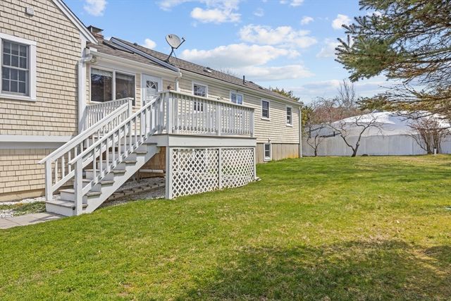 18 Captain Towne Rd, Sandwich, MA 02537