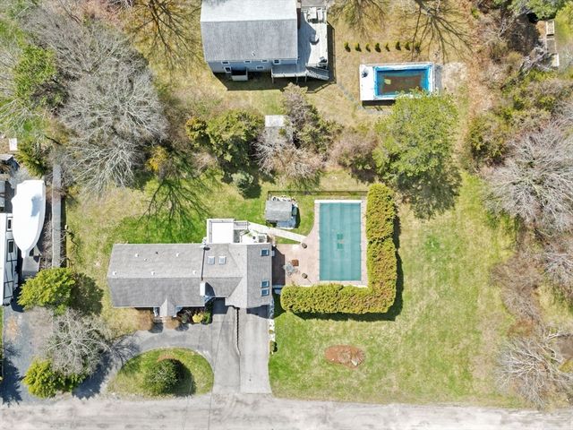 18 Captain Towne Rd, Sandwich, MA 02537